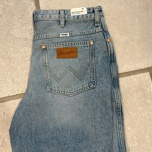 Womens jeans - brand new, never worn